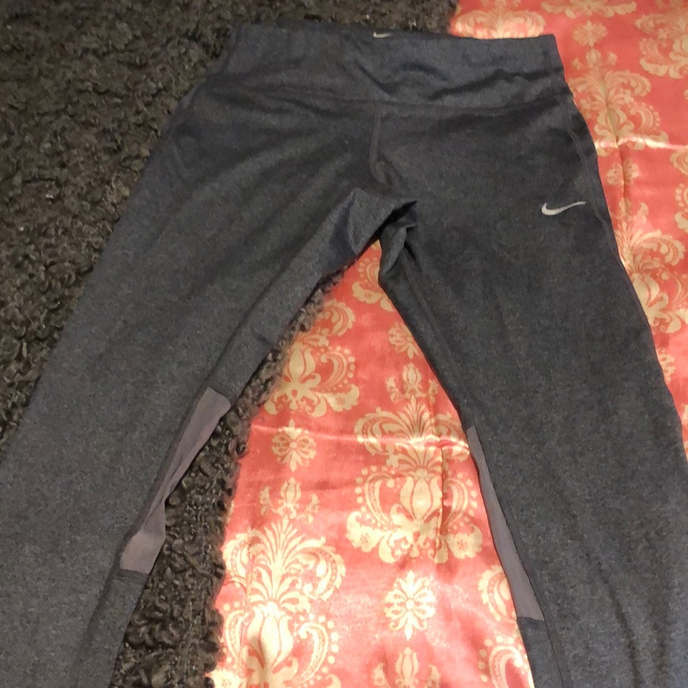 gray leggings